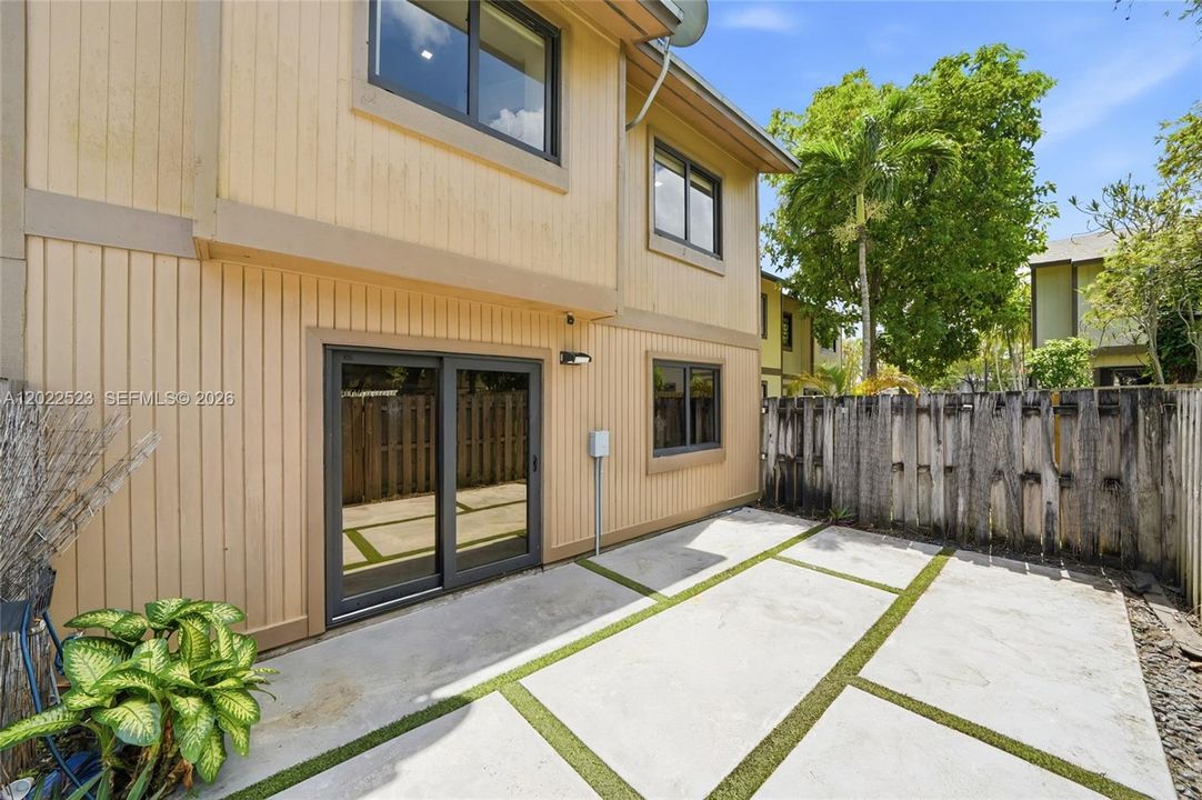 For Sale: $469,000 (4 beds, 2 baths, 1525 Square Feet)