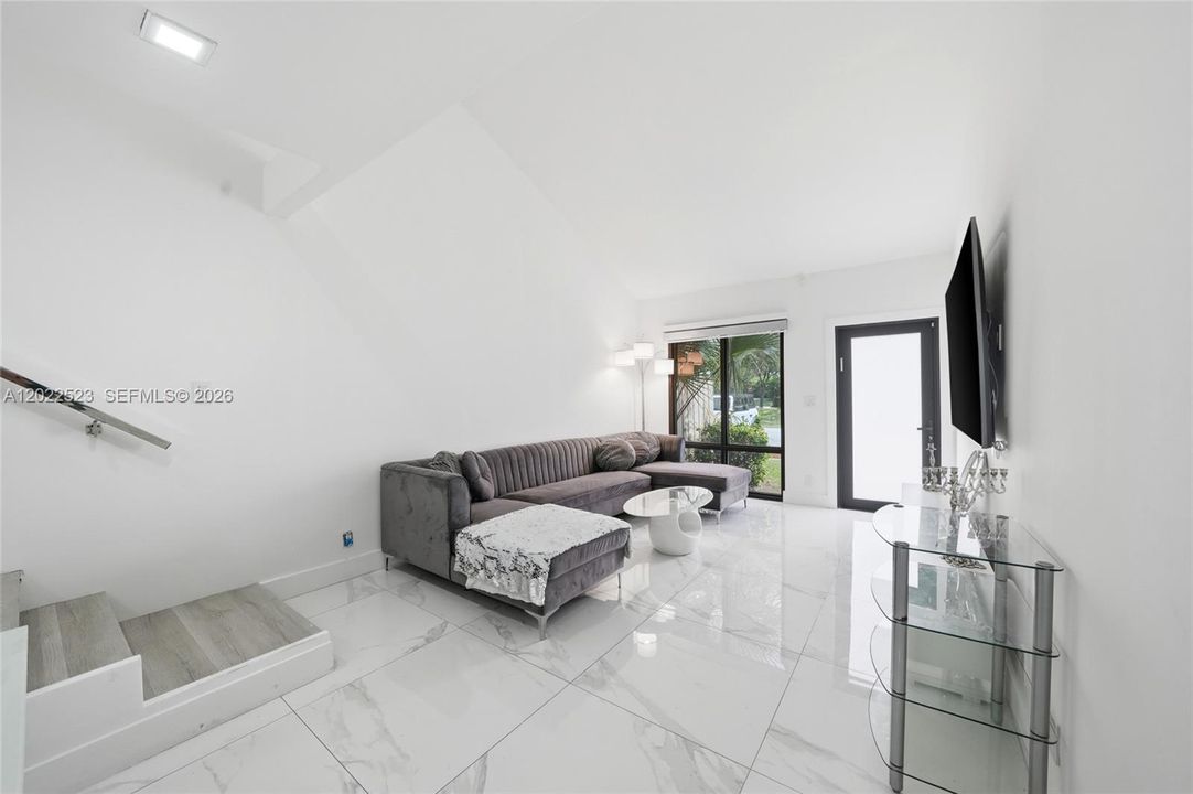 For Sale: $469,000 (4 beds, 2 baths, 1525 Square Feet)