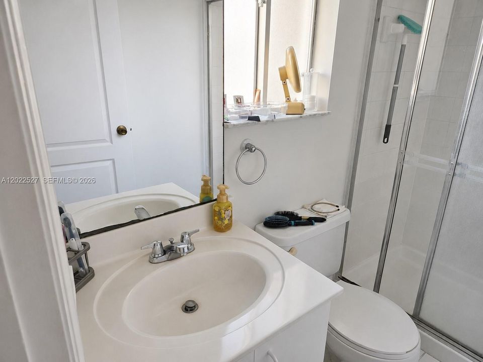 For Sale: $325,000 (3 beds, 2 baths, 1170 Square Feet)