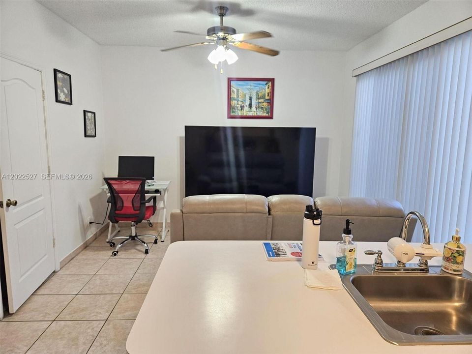 For Sale: $325,000 (3 beds, 2 baths, 1170 Square Feet)