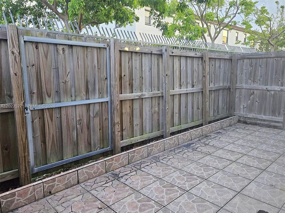 For Sale: $325,000 (3 beds, 2 baths, 1170 Square Feet)