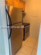 For Sale: $170,000 (2 beds, 1 baths, 713 Square Feet)