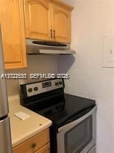 For Sale: $170,000 (2 beds, 1 baths, 713 Square Feet)
