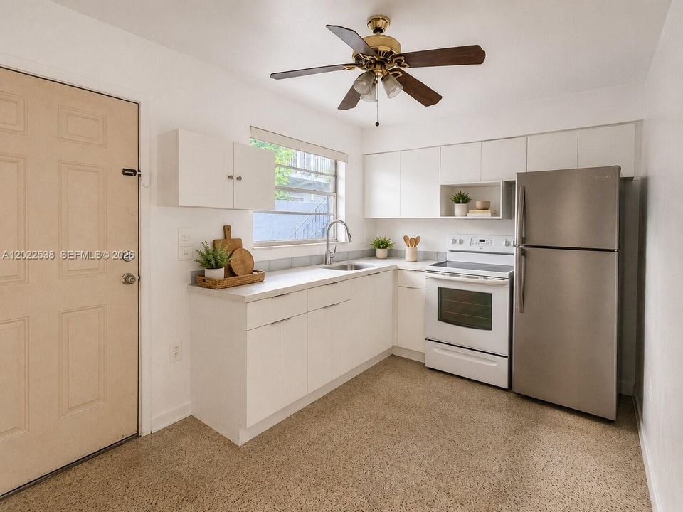 В аренду: $1,899 (2 спален, 1 ванн, 900 Квадратных фут)