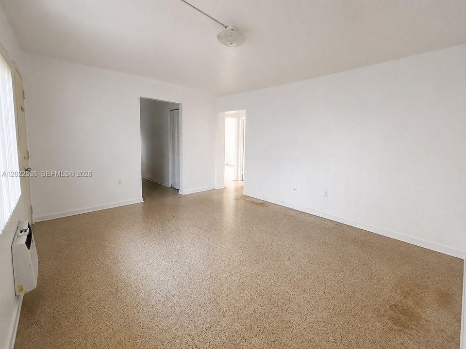 В аренду: $1,899 (2 спален, 1 ванн, 900 Квадратных фут)