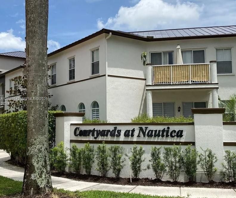 Active With Contract: $2,300 (2 beds, 2 baths, 1205 Square Feet)
