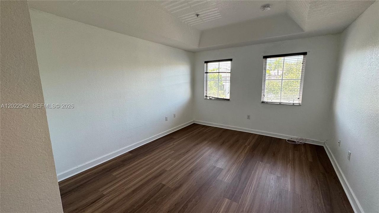 Active With Contract: $2,300 (2 beds, 2 baths, 1205 Square Feet)