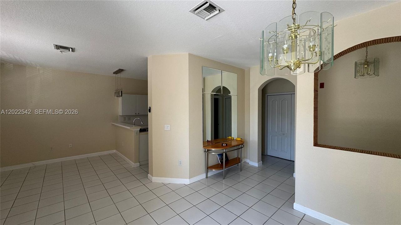 Active With Contract: $2,300 (2 beds, 2 baths, 1205 Square Feet)