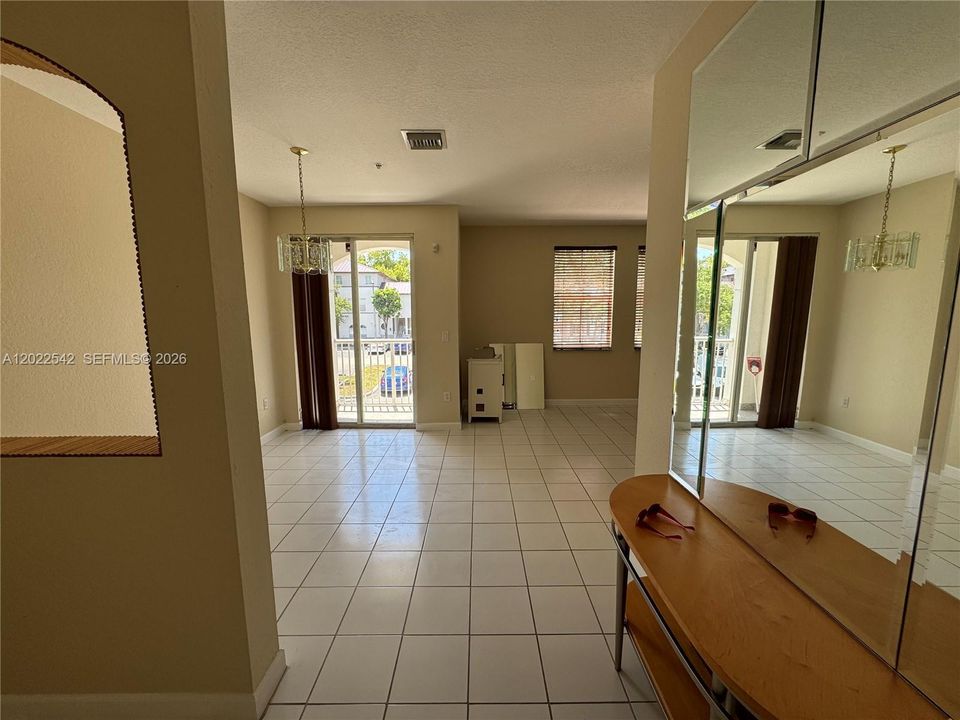 Active With Contract: $2,300 (2 beds, 2 baths, 1205 Square Feet)