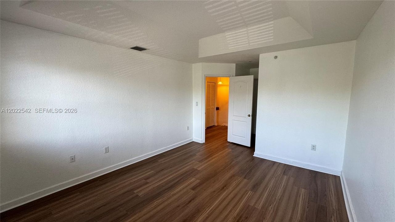 Active With Contract: $2,300 (2 beds, 2 baths, 1205 Square Feet)