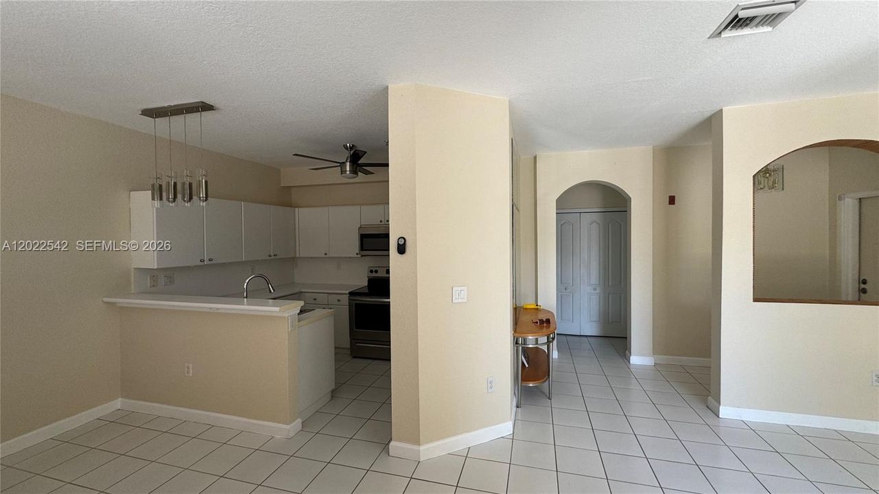 Active With Contract: $2,300 (2 beds, 2 baths, 1205 Square Feet)