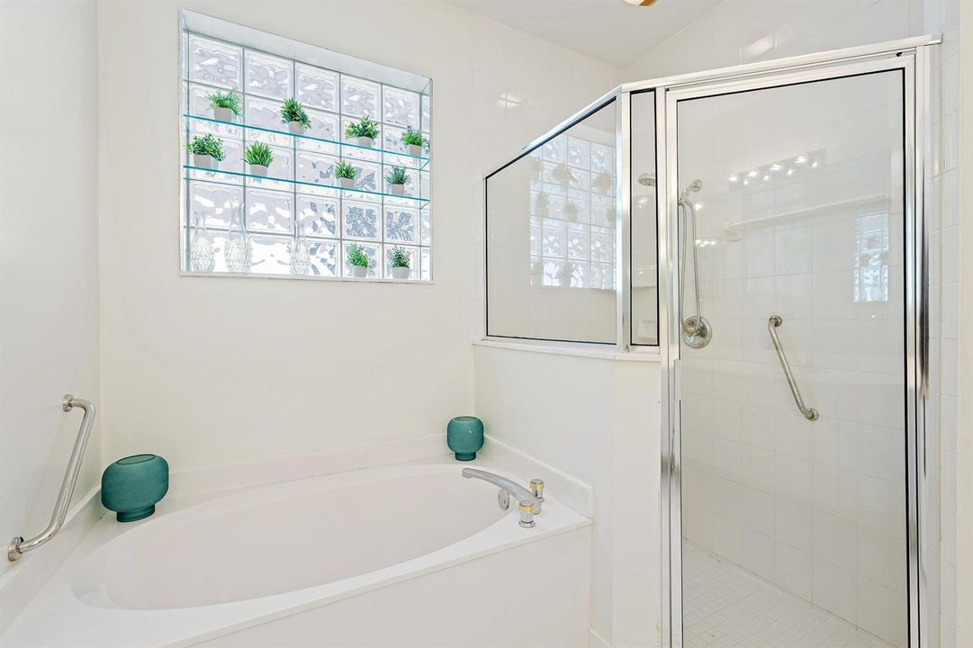 8232 Heritage Club Dr-15