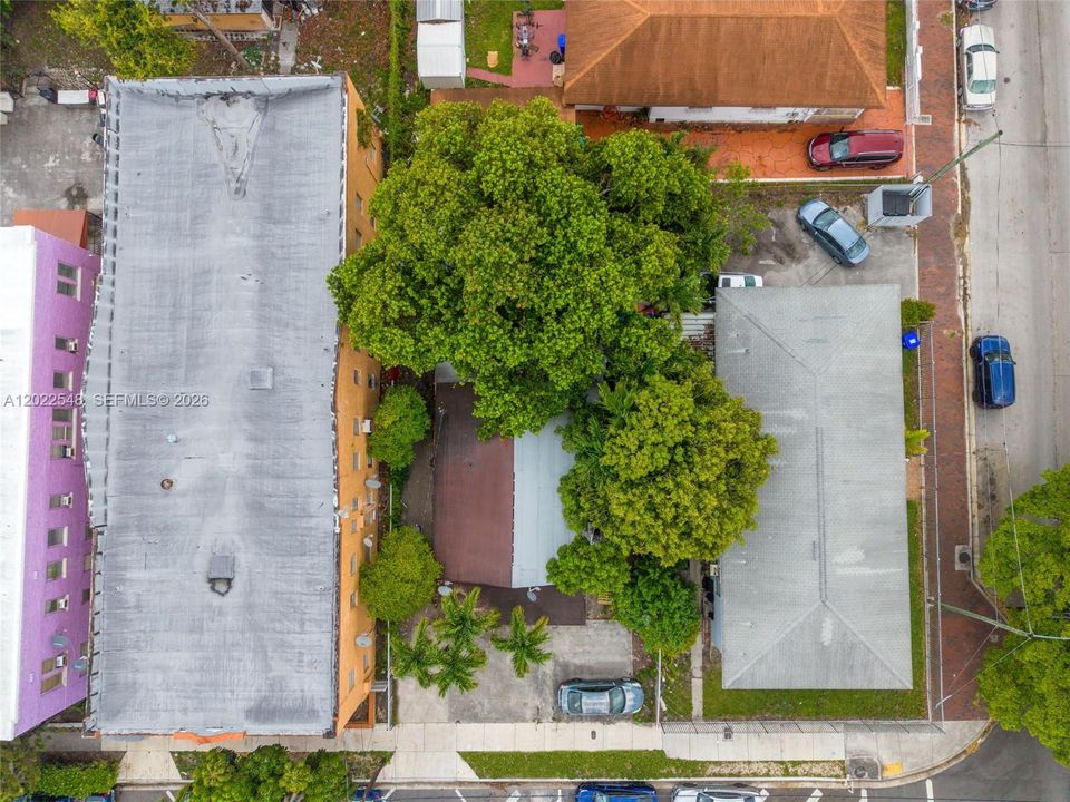 For Sale: $550,000 (0.11 acres)