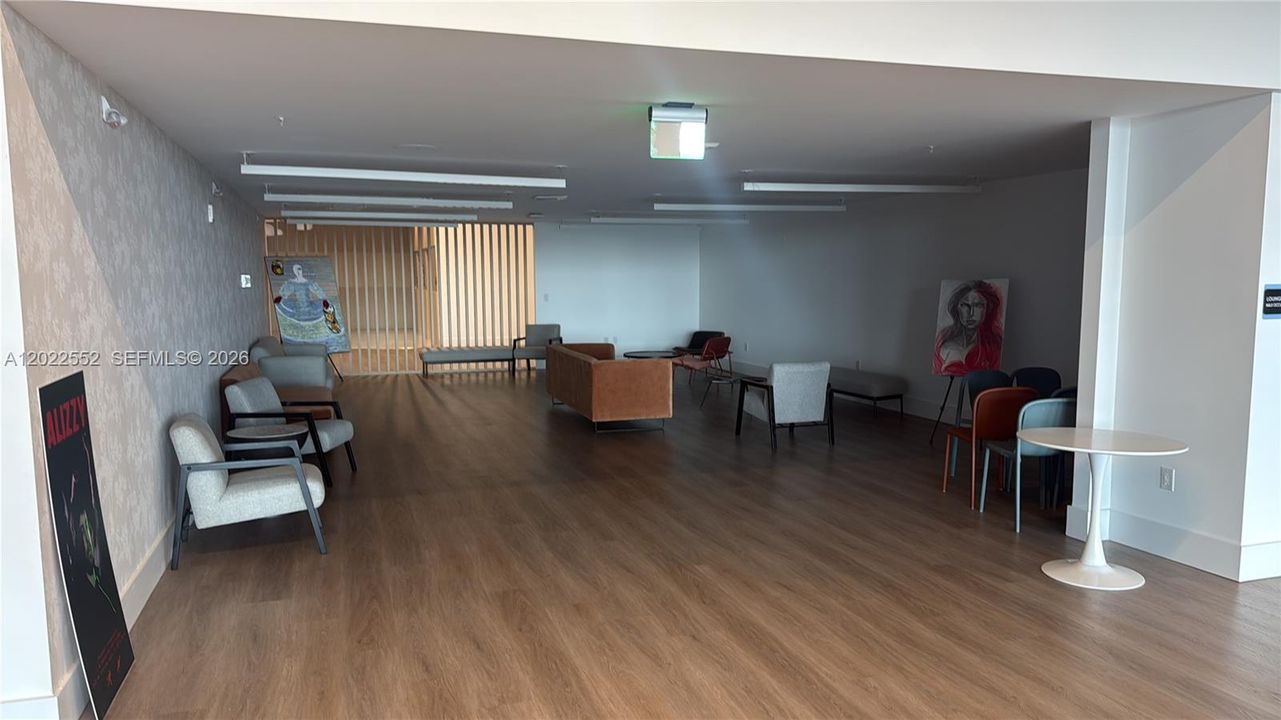 В аренду: $2,500 (1 спален, 1 ванн, 726 Квадратных фут)