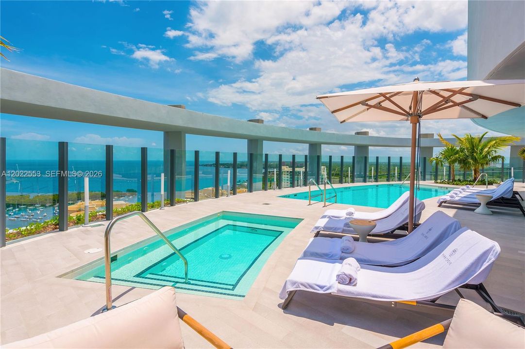 For Sale: $1,800,000 (2 beds, 2 baths, 1184 Square Feet)