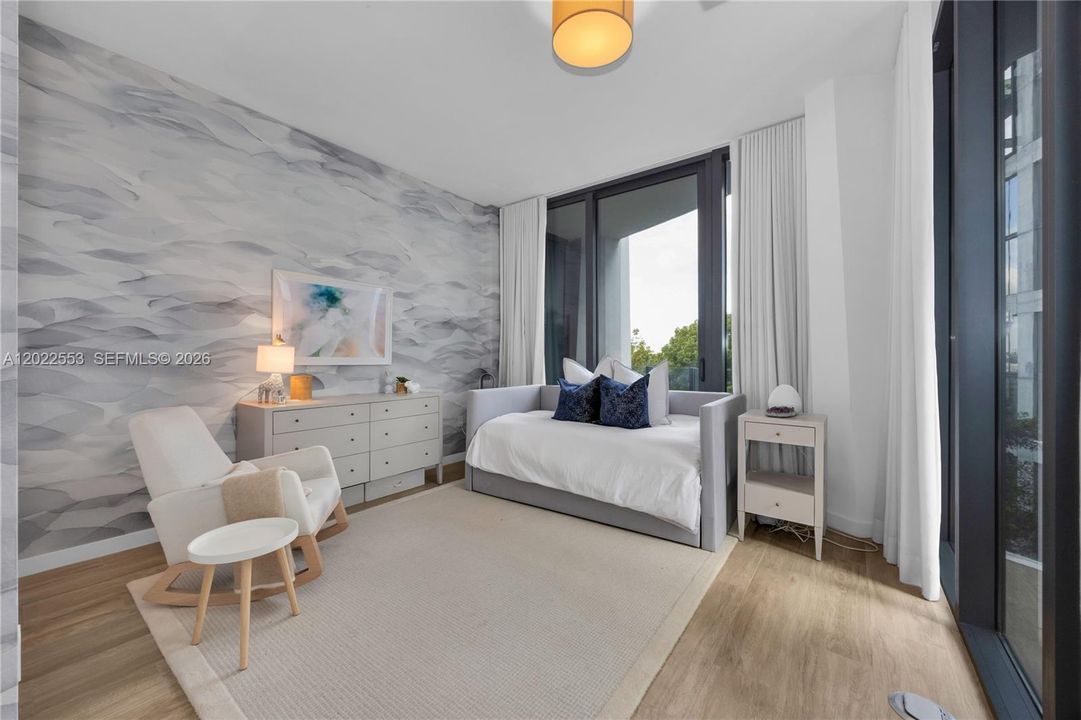 For Sale: $1,800,000 (2 beds, 2 baths, 1184 Square Feet)
