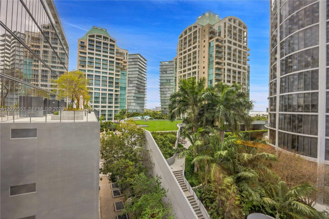 For Sale: $1,800,000 (2 beds, 2 baths, 1184 Square Feet)
