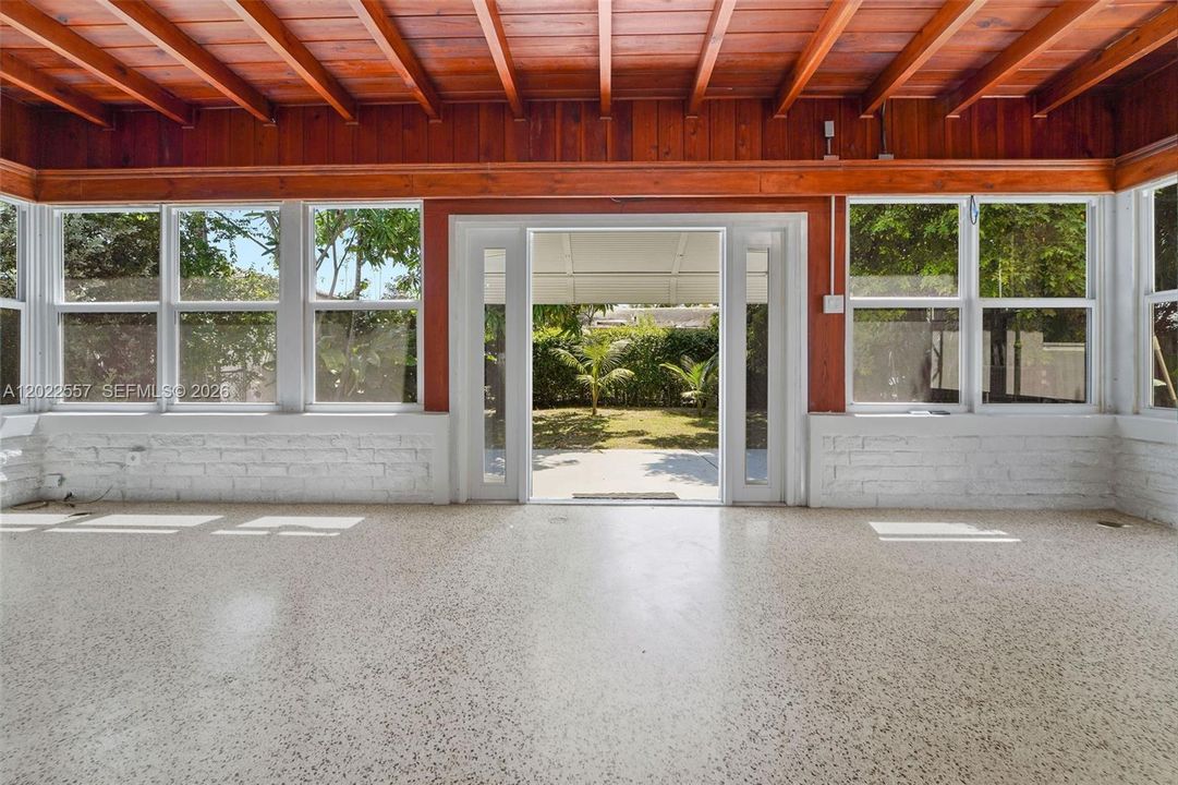 В аренду: $5,950 (2 спален, 2 ванн, 1116 Квадратных фут)
