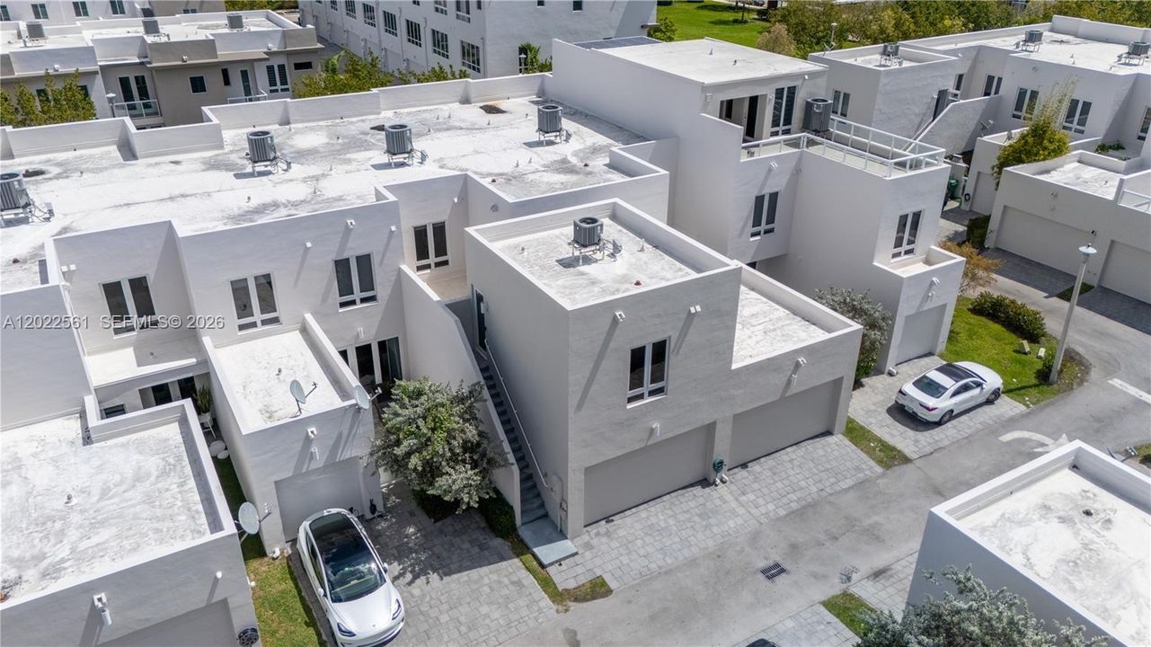 For Rent: $4,600 (3 beds, 2 baths, 2317 Square Feet)