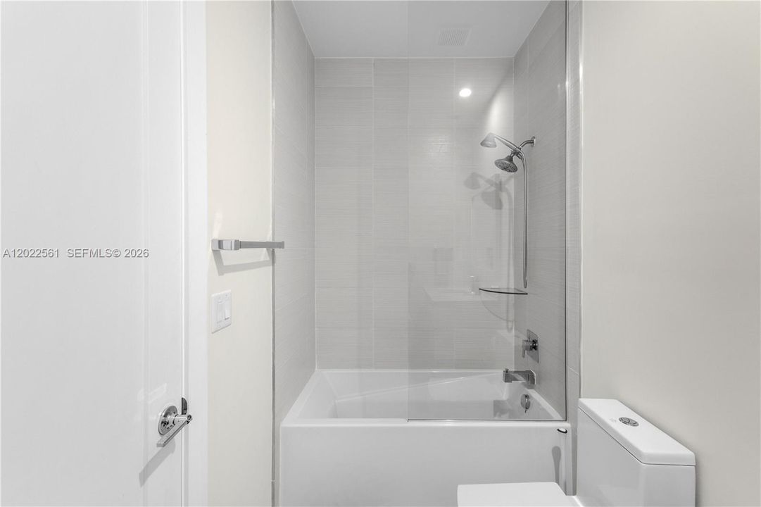 For Rent: $4,600 (3 beds, 2 baths, 2317 Square Feet)