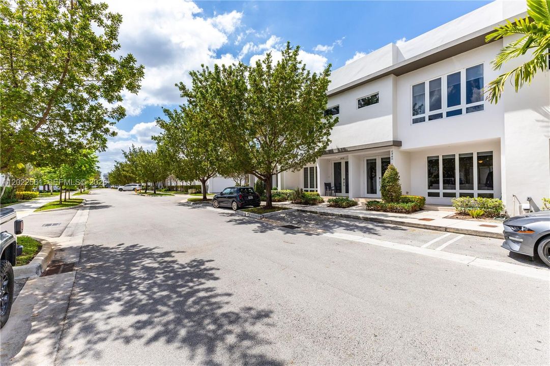 For Rent: $4,600 (3 beds, 2 baths, 2317 Square Feet)