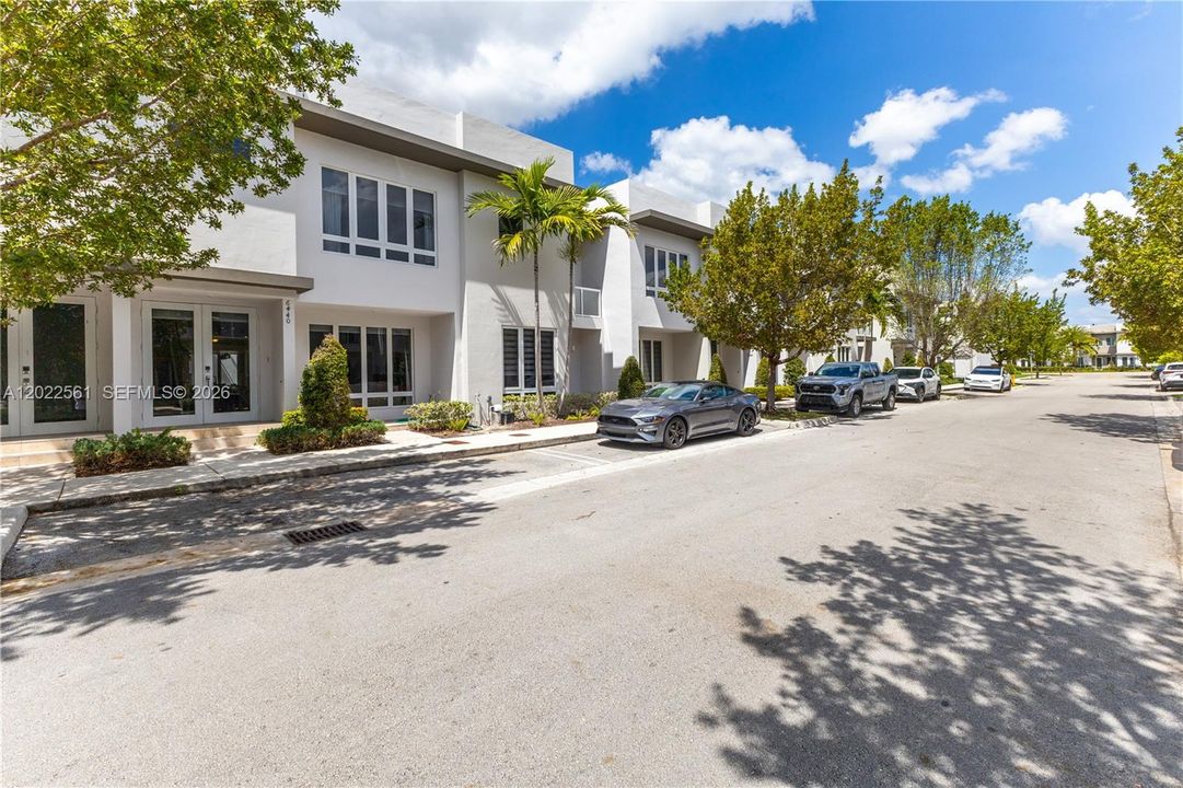 For Rent: $4,600 (3 beds, 2 baths, 2317 Square Feet)