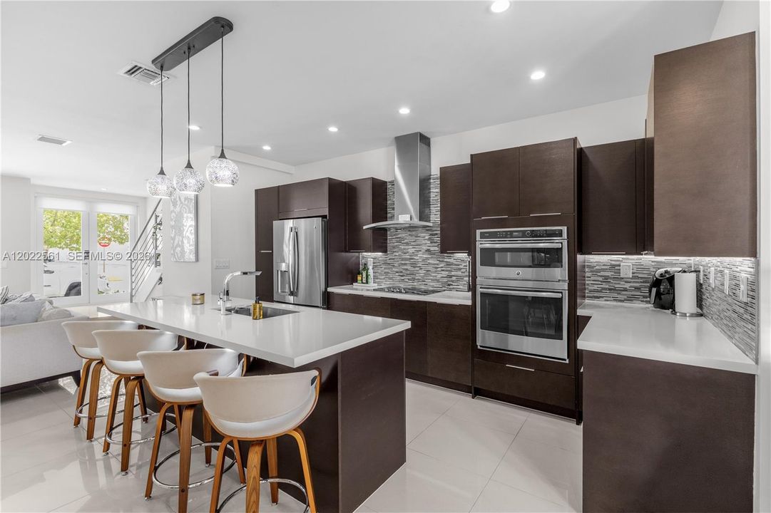 For Rent: $4,600 (3 beds, 2 baths, 2317 Square Feet)