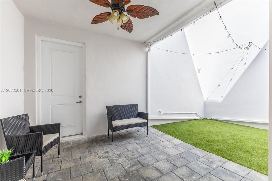 For Rent: $4,600 (3 beds, 2 baths, 2317 Square Feet)
