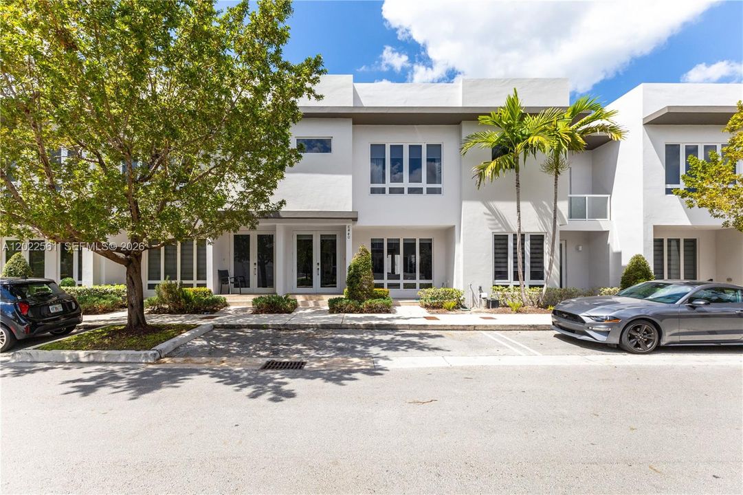 For Rent: $4,600 (3 beds, 2 baths, 2317 Square Feet)