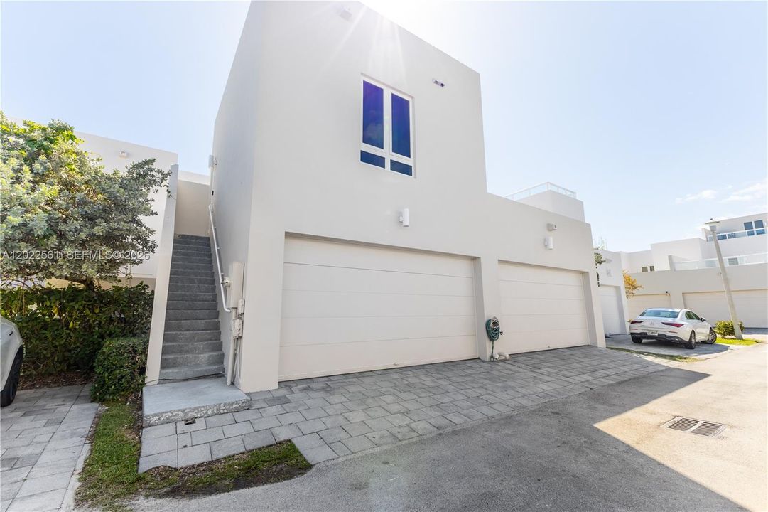 For Rent: $4,600 (3 beds, 2 baths, 2317 Square Feet)