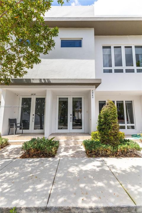 For Rent: $4,600 (3 beds, 2 baths, 2317 Square Feet)