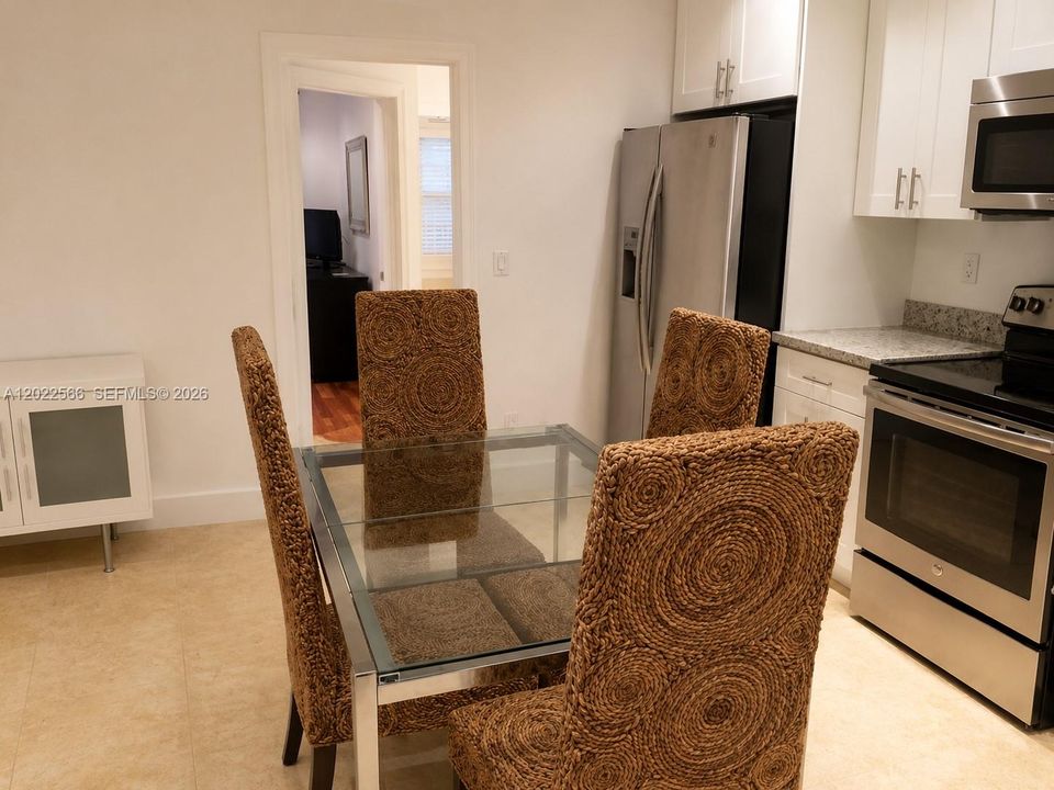 For Sale: $265,000 (1 beds, 1 baths, 535 Square Feet)