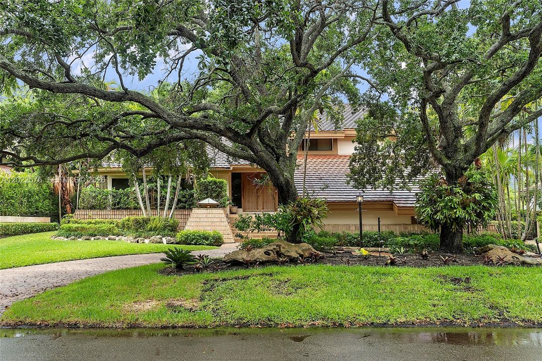 For Sale: $5,999,999 (5 beds, 4 baths, 4785 Square Feet)