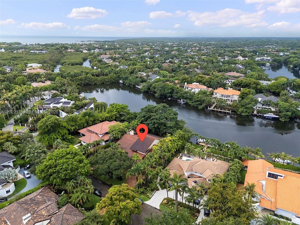 For Sale: $5,999,999 (5 beds, 4 baths, 4785 Square Feet)