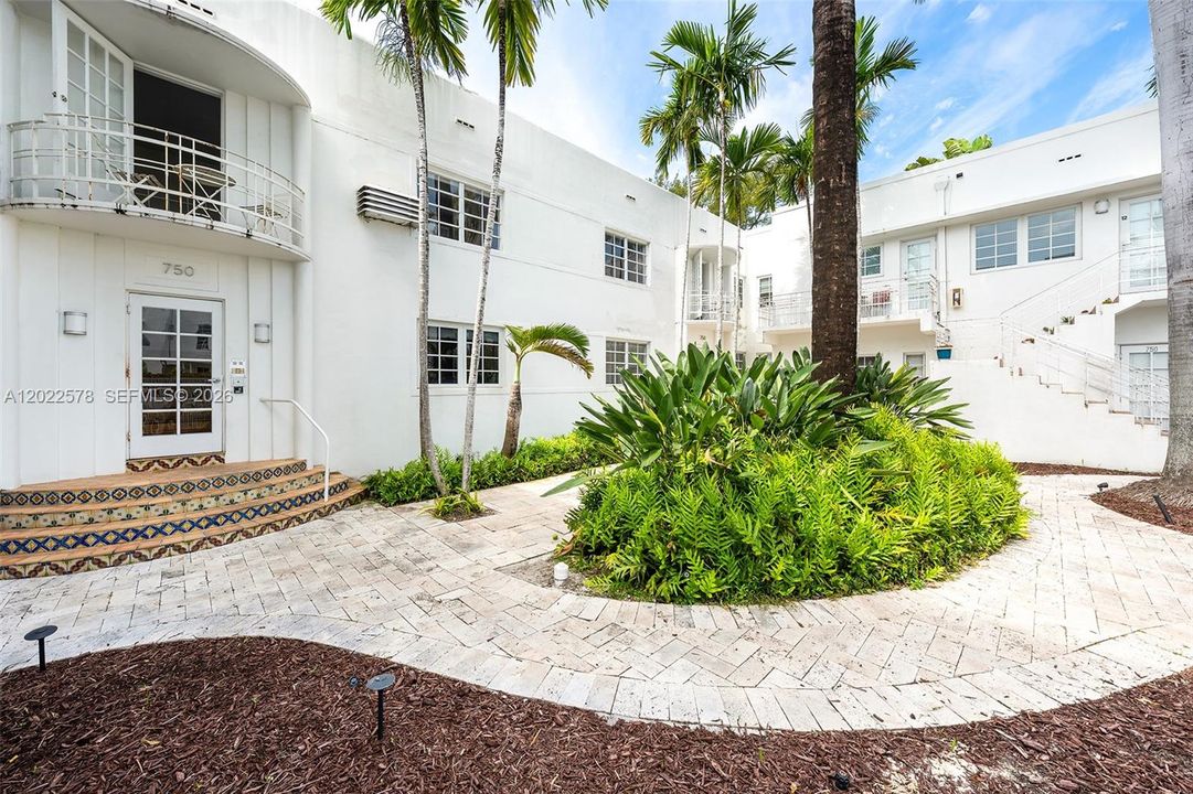 En Venta: $270,000 (0 camas, 1 baños, 580 Pies cuadrados)