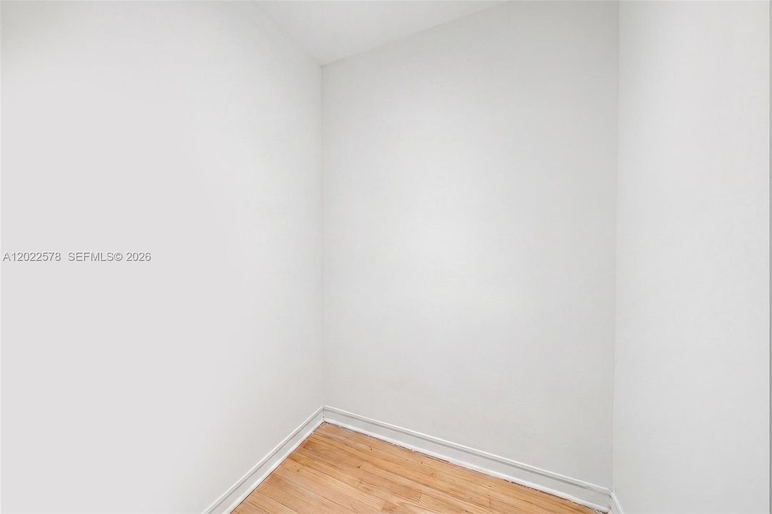 En Venta: $270,000 (0 camas, 1 baños, 580 Pies cuadrados)