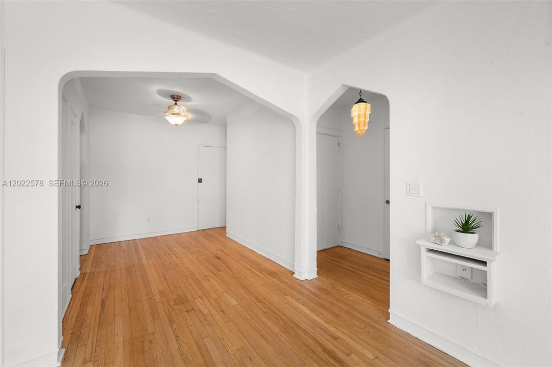 En Venta: $270,000 (0 camas, 1 baños, 580 Pies cuadrados)