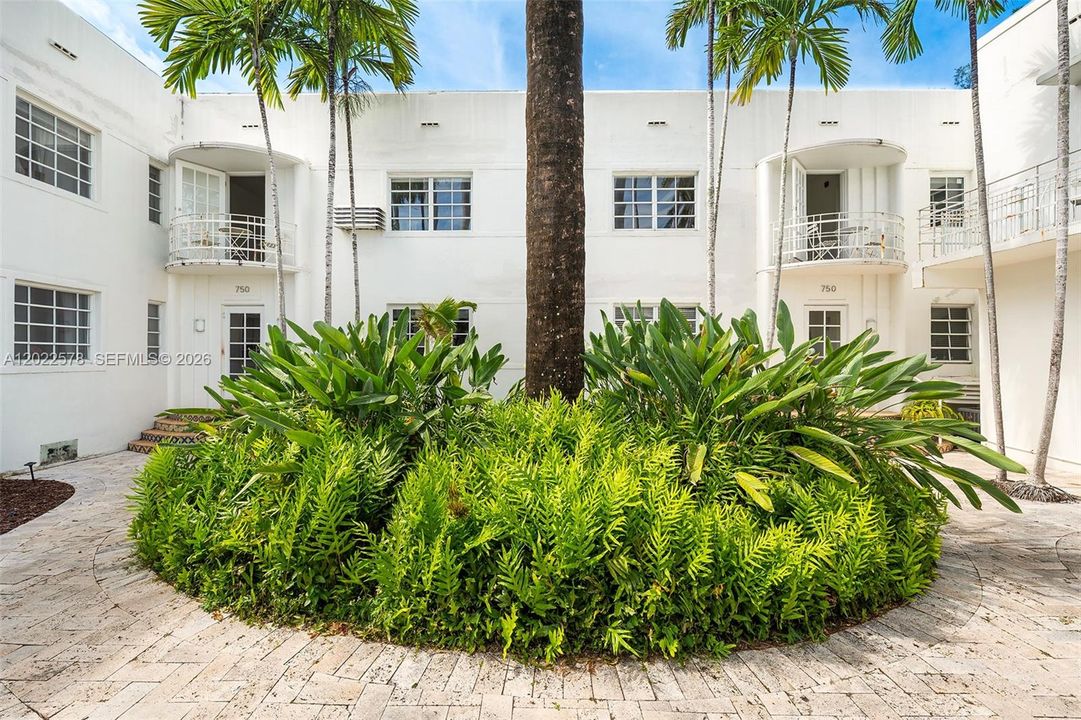 En Venta: $270,000 (0 camas, 1 baños, 580 Pies cuadrados)