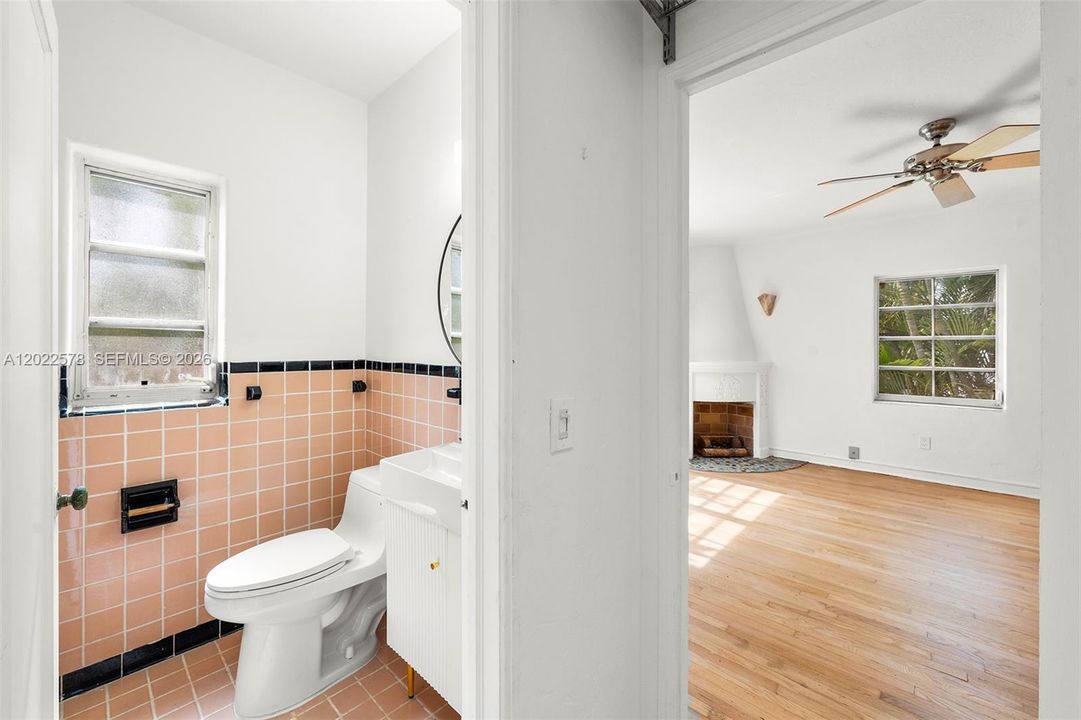 En Venta: $270,000 (0 camas, 1 baños, 580 Pies cuadrados)