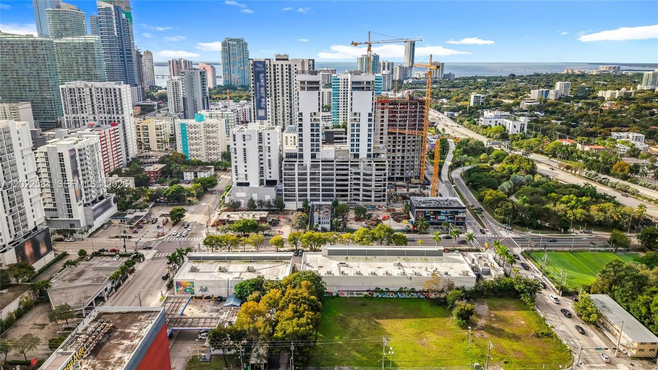 EXCEPTIONAL VISIBILITY AND SIGNAGE: Positioned at the I-95 entrance into Brickell with approximately 13,500 vehicles per day passing directly in front