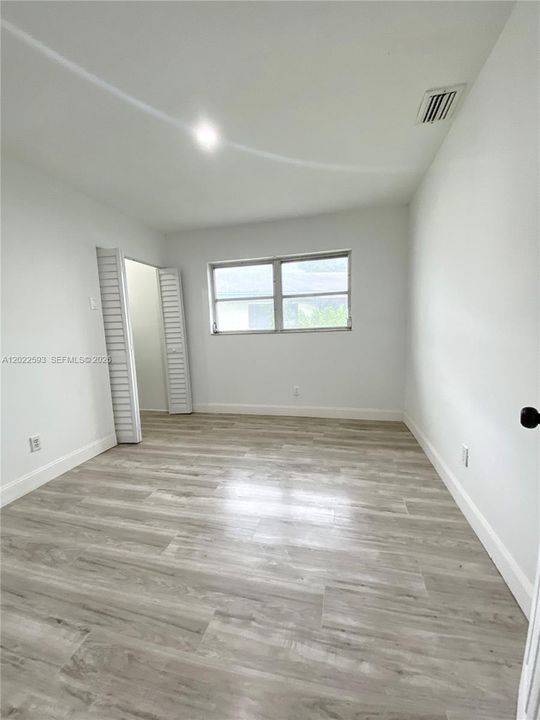 Activo con contrato: $2,000 (2 camas, 2 baños, 912 Pies cuadrados)