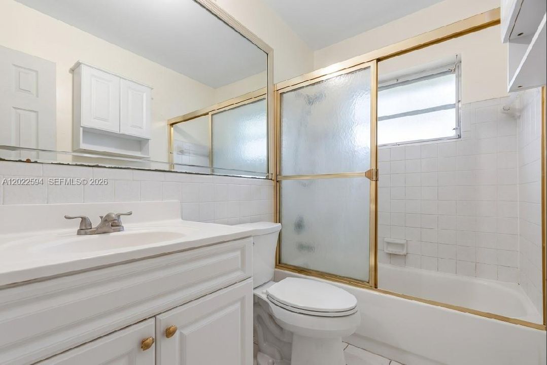 На продажу: $379,900 (3 спален, 2 ванн, 1257 Квадратных фут)