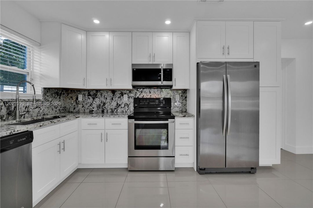 Active With Contract: $3,250 (3 beds, 2 baths, 1000 Square Feet)