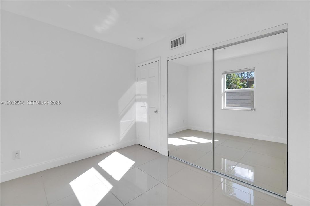 Active With Contract: $3,250 (3 beds, 2 baths, 1000 Square Feet)