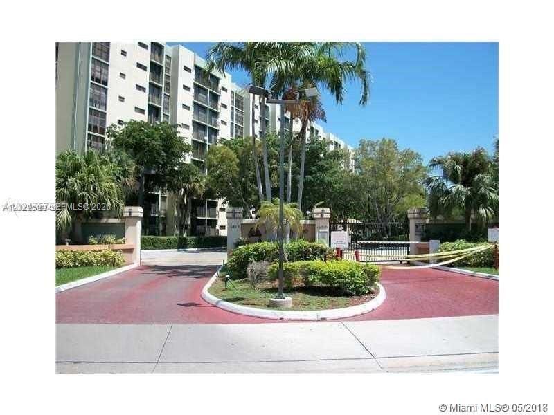 For Sale: $205,500 (1 beds, 1 baths, 640 Square Feet)