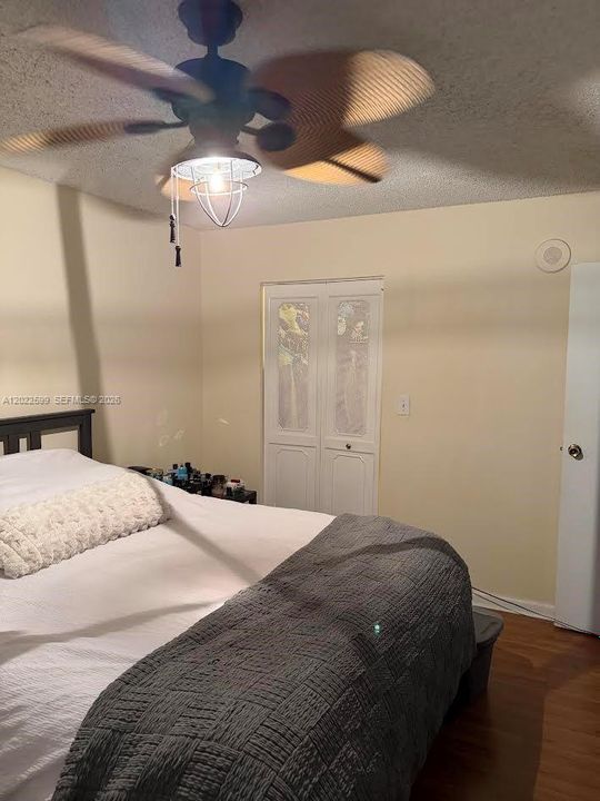 For Sale: $205,500 (1 beds, 1 baths, 640 Square Feet)