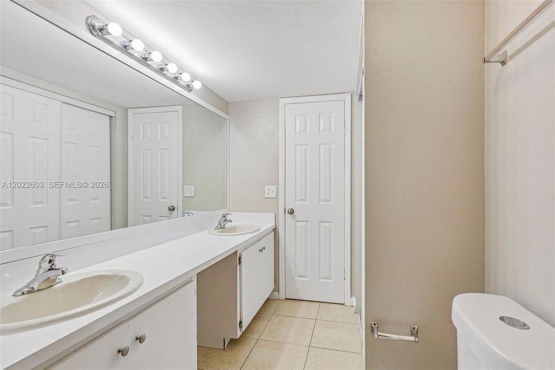 For Sale: $265,000 (2 beds, 2 baths, 1468 Square Feet)