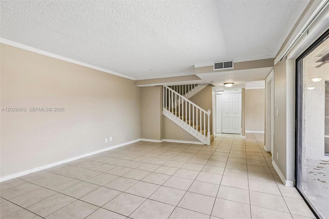For Sale: $265,000 (2 beds, 2 baths, 1468 Square Feet)