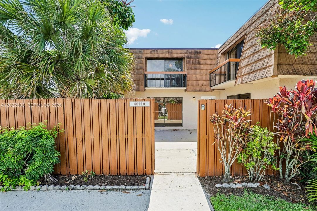 For Sale: $265,000 (2 beds, 2 baths, 1468 Square Feet)