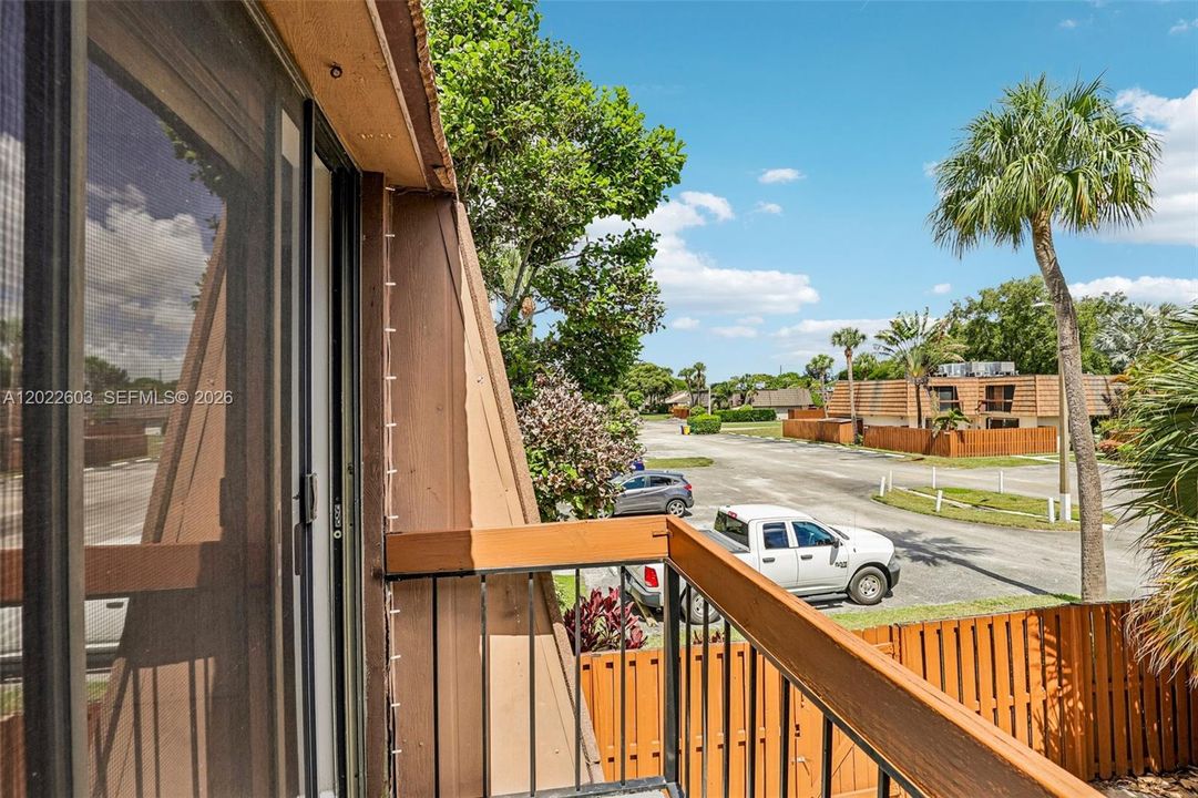 For Sale: $265,000 (2 beds, 2 baths, 1468 Square Feet)